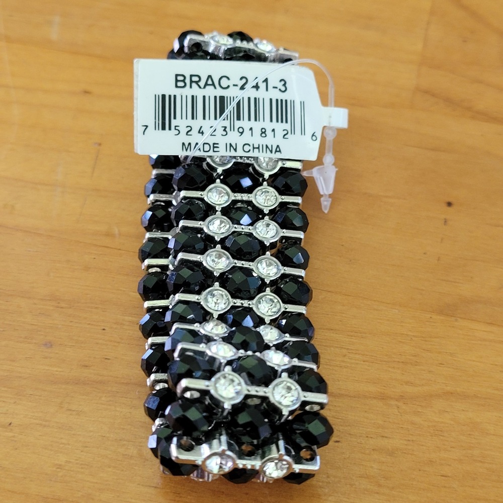 TRIVENI Black Faceted Bead Rhinestone Stretch Statement Bracelet NWT Scottsdale